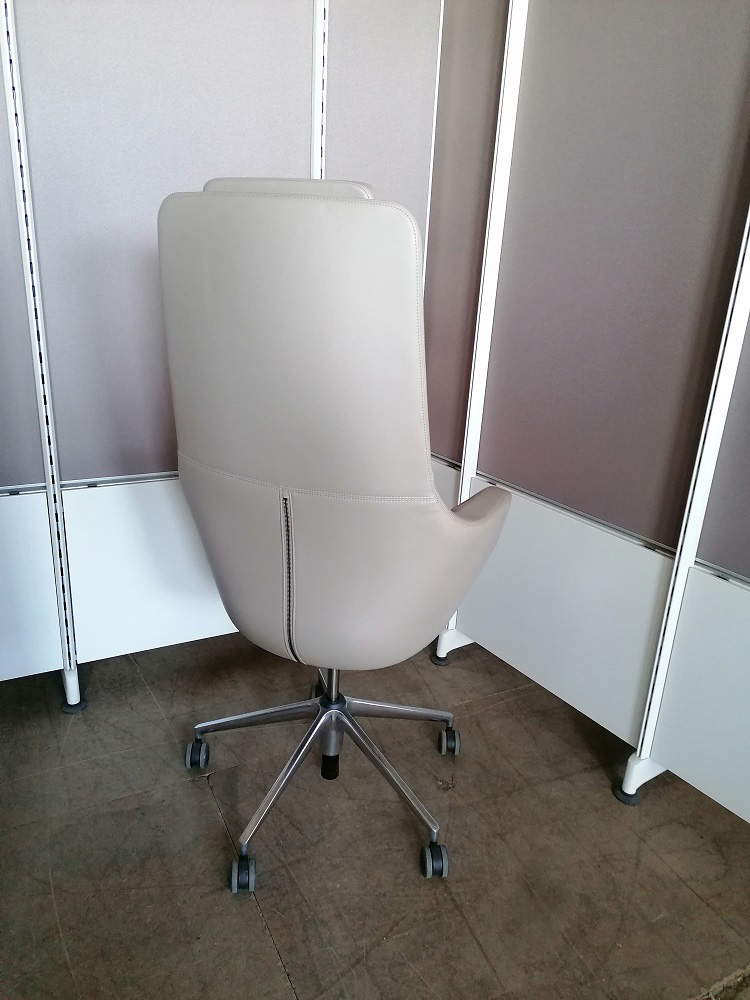 LHL Onlineshop - Abverkaufsmoebel - Vitra Grand Repos Bürostuhl beige Rücken