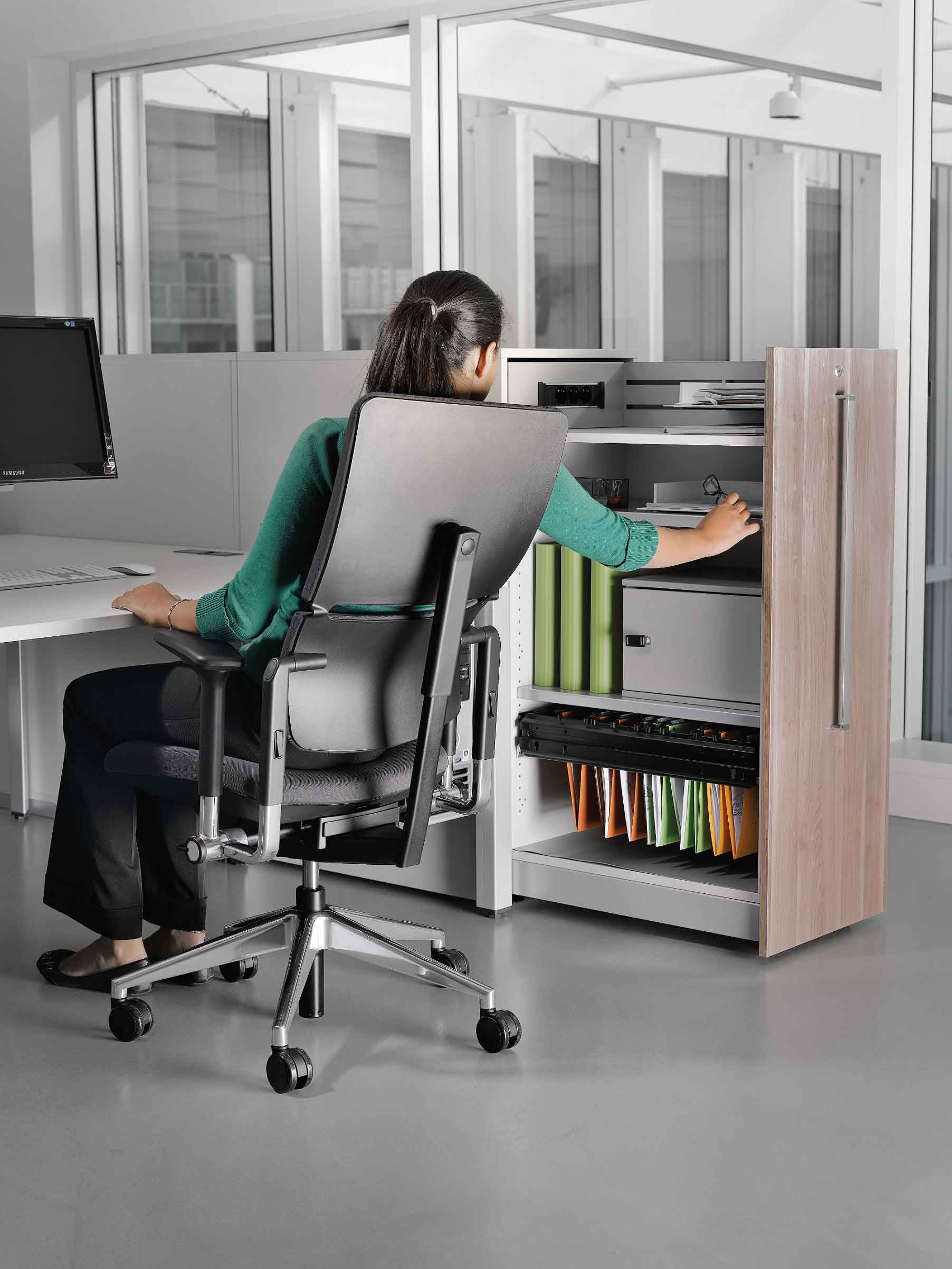 Buerostuhl Please schwarz von Steelcase jetzt im LHL Onlineshop kaufen - Flexible Lehne