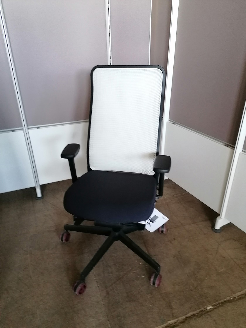 LHL Onlineshop - Abverkaufsmöbel - Wagner Bürostuhl weiß schwarz