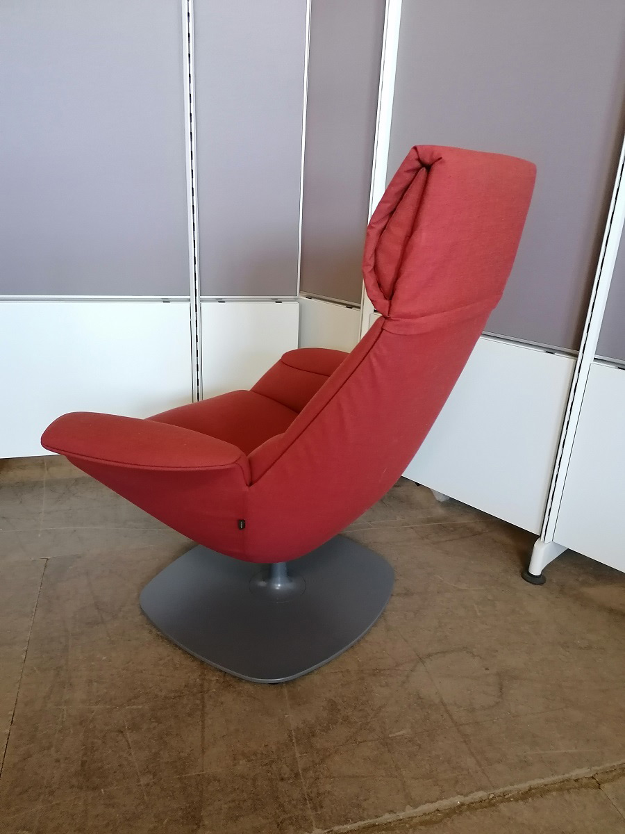 LHL Onlineshop - Abverkaufsmoebel - Steelcase Massaud Lounge Sessel rot matt Rücken